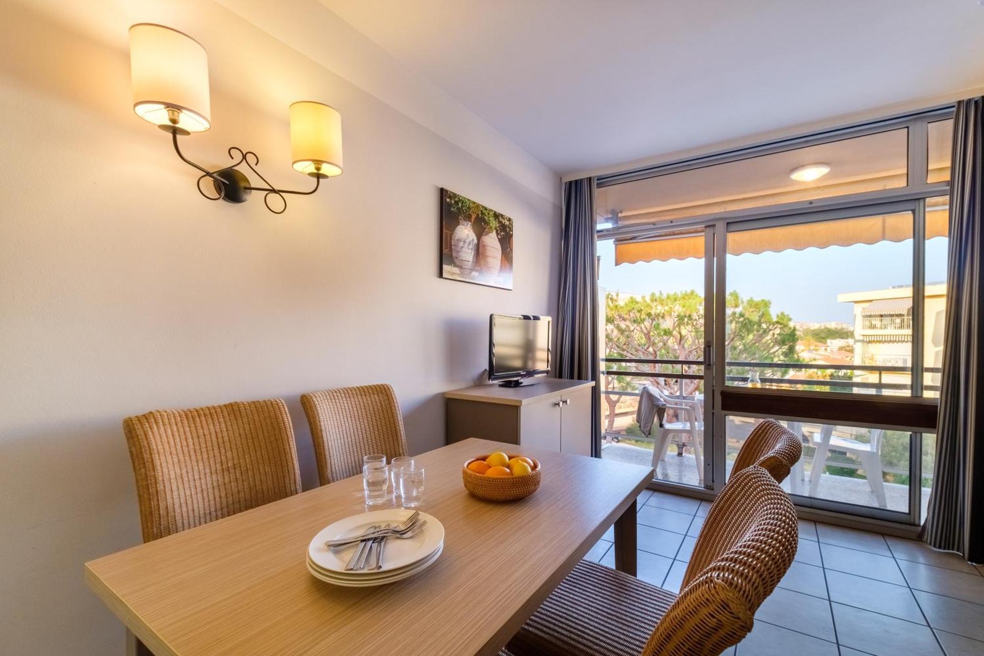 Résidence Héliotel Marine Saint-Laurent-du-Var Esterno foto